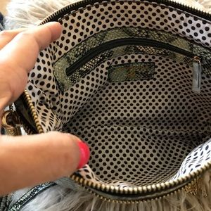 Gianni Bini Bags - Gianni Bini Crossbody purse. Gorgeous.Never used! Gianni Bini Bags - Gianni Bini Crossbody purse. Gorgeous.Never used!
